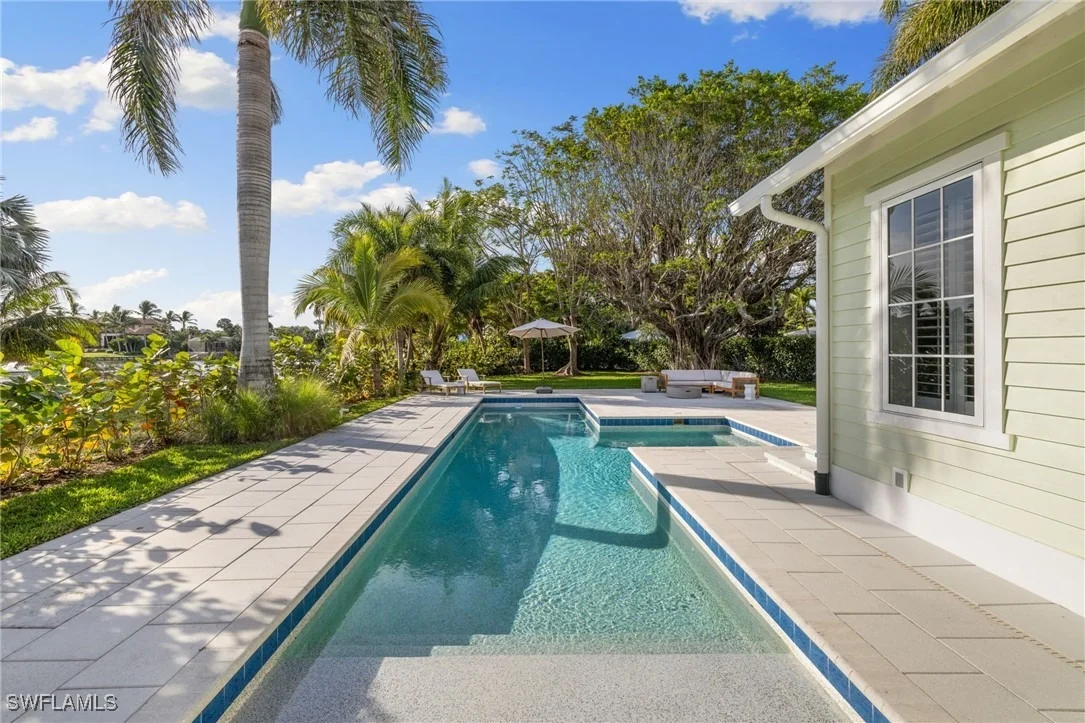 Photo of 572 7th Avenue N