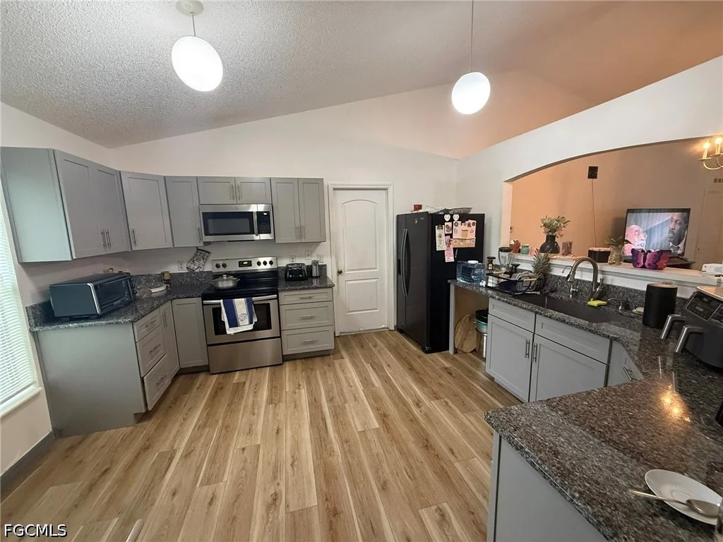 Photo of 502 Eldron Avenue