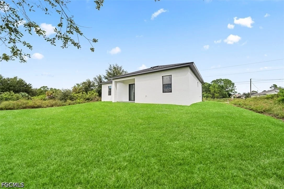 Photo of 442 Redwing Street SW