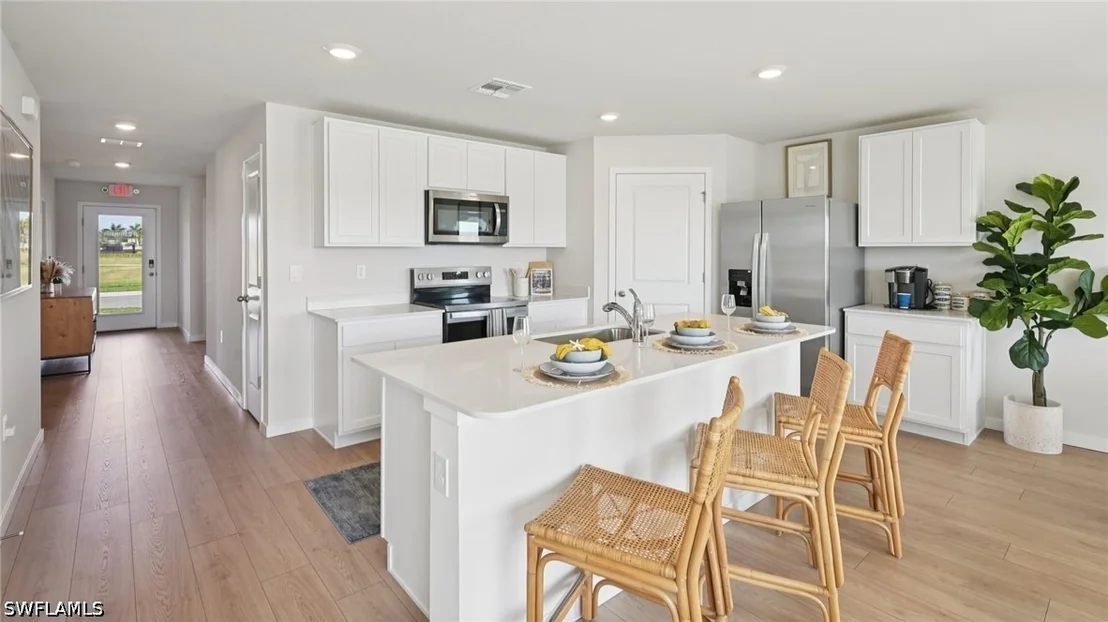 Photo of 811 Nimitz Boulevard