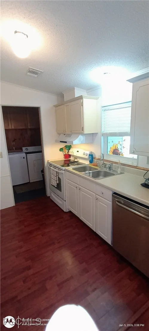 Photo of 133 Belle Isle Circle