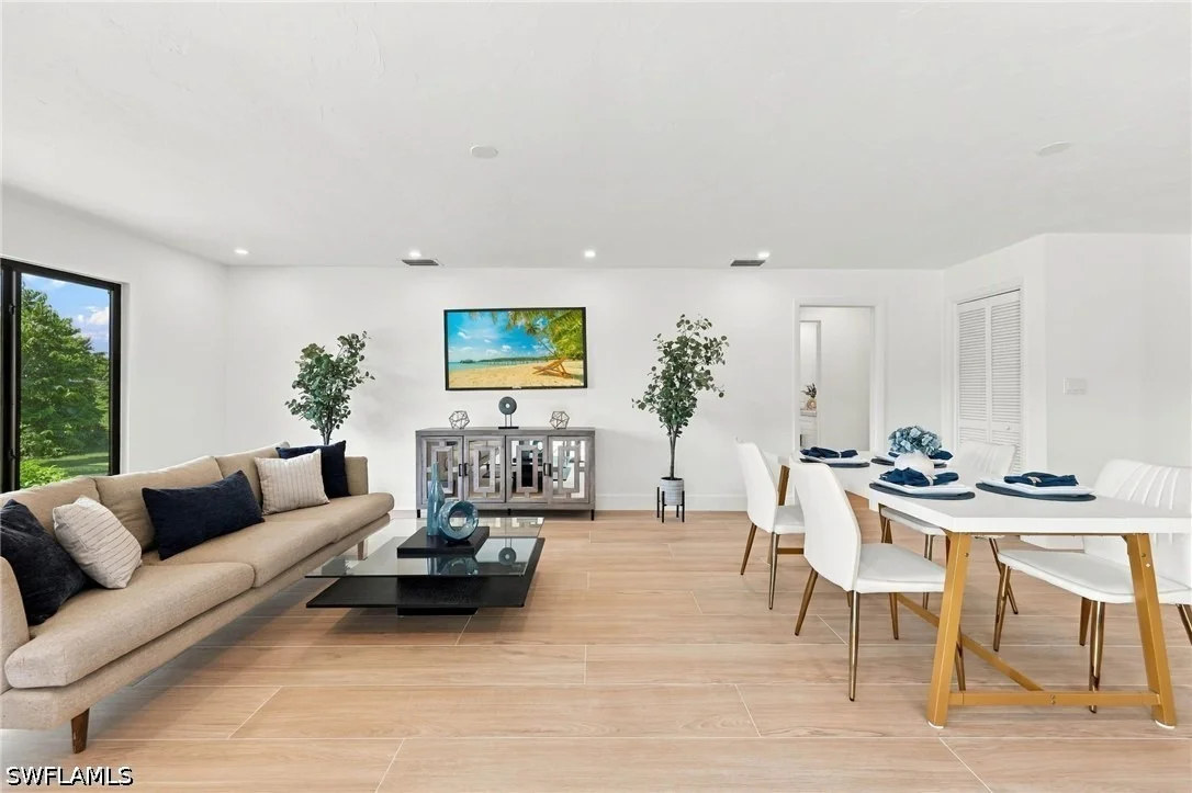 Photo of 2353 Abbey Court