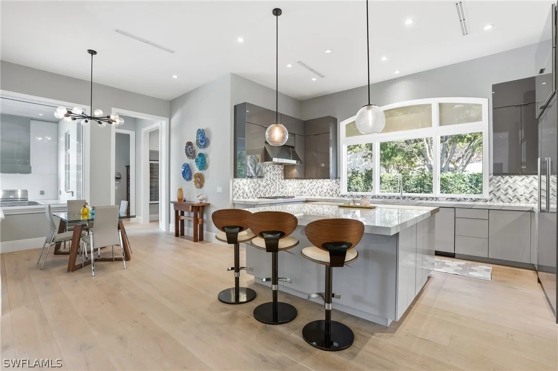 Photo of 725 Harbour Drive