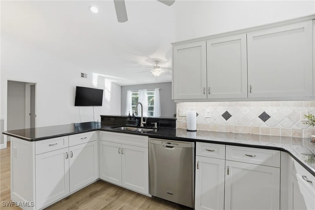 Photo of 272 Johnnycake Drive