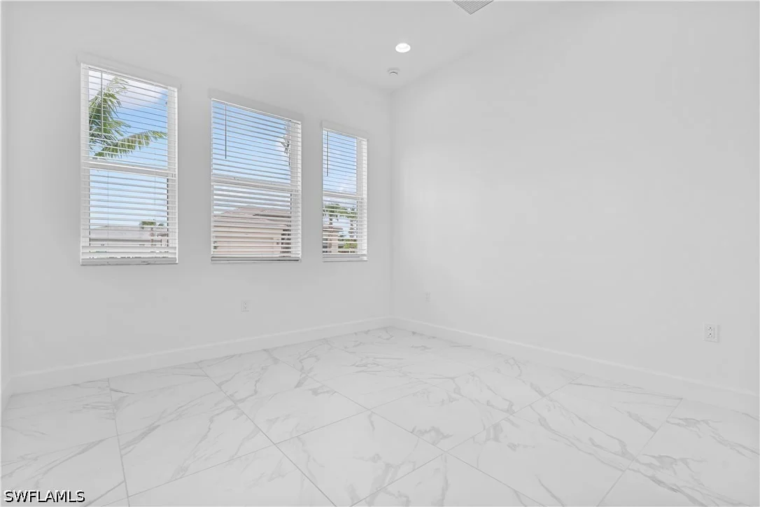 Photo of 2589 Kingfisher Drive