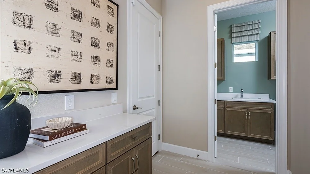 Photo of 23067 Silver Pearl Key