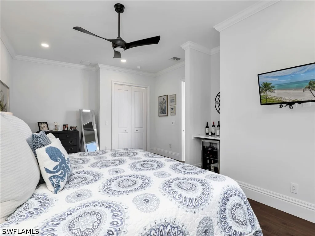 Photo of 2944 Gardens Boulevard
