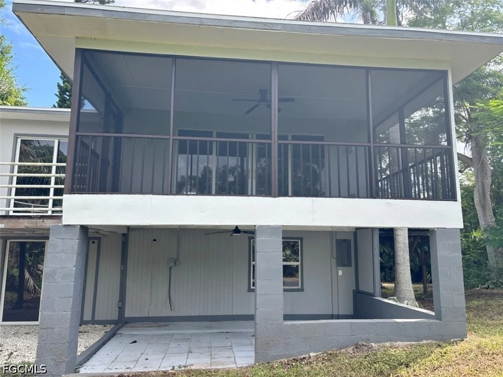 Photo of 10925 Russell Road
