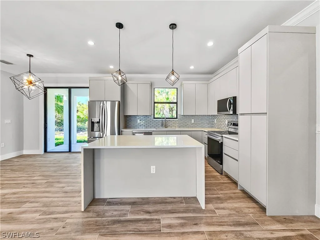 Photo of 2997 28th Avenue SE