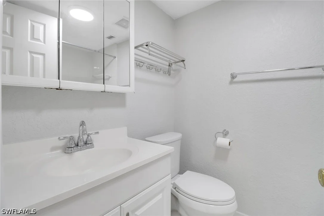 Photo of Unit P4 at 4635 Bayshore Drive