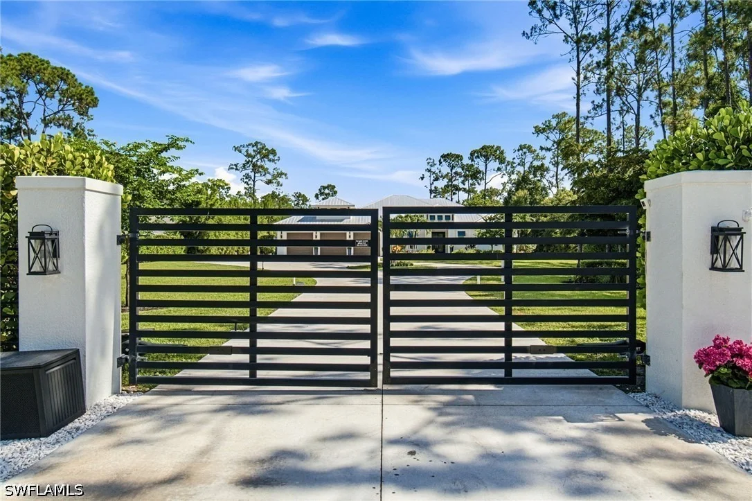 Photo of 5737 Hidden Oaks Lane