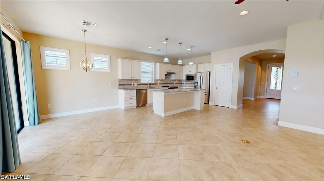 Photo of 6264 Victory Drive