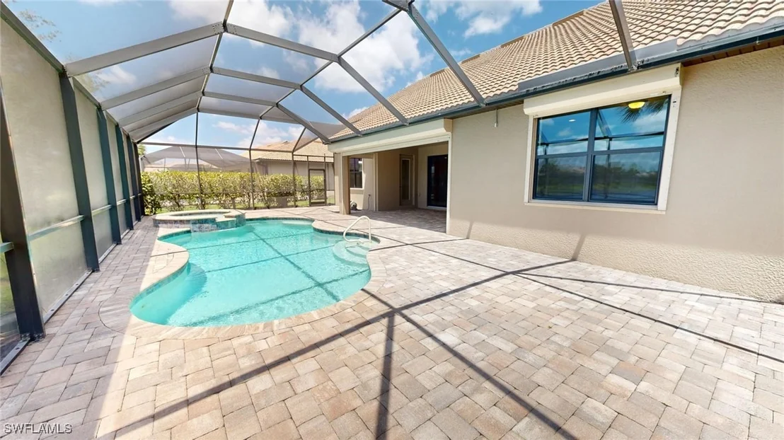 Photo of 6252 Victory Drive