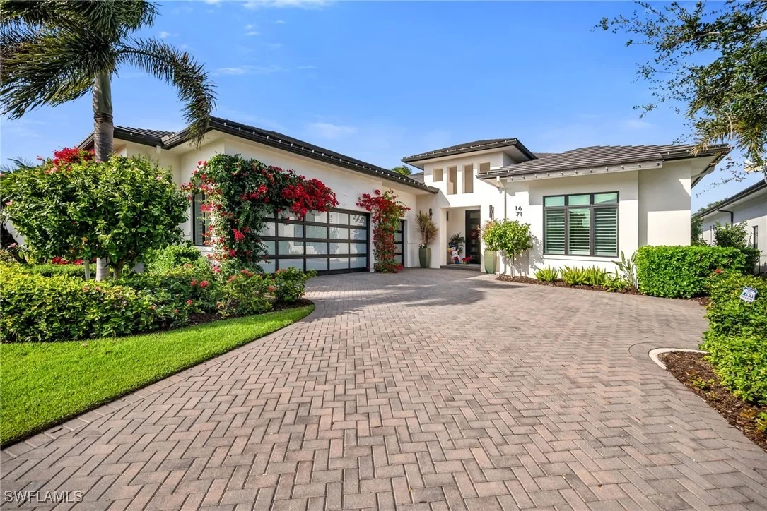 Photo of 1671 Vinland Way