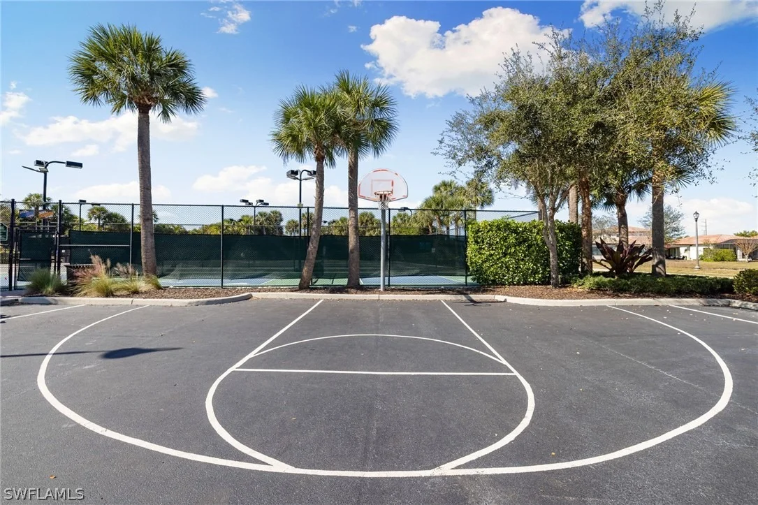 Photo of 9258 Shadow Oak Lane