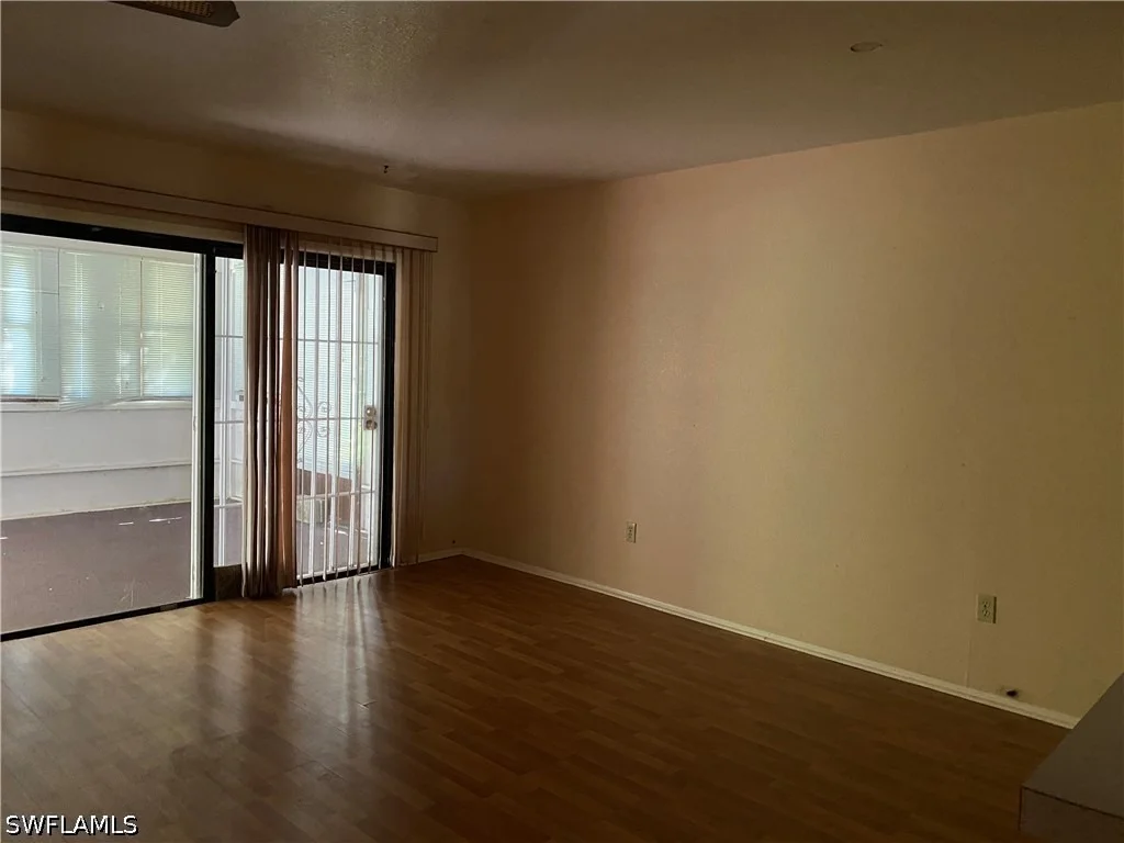 Photo of 4014 N Edgewater Circle