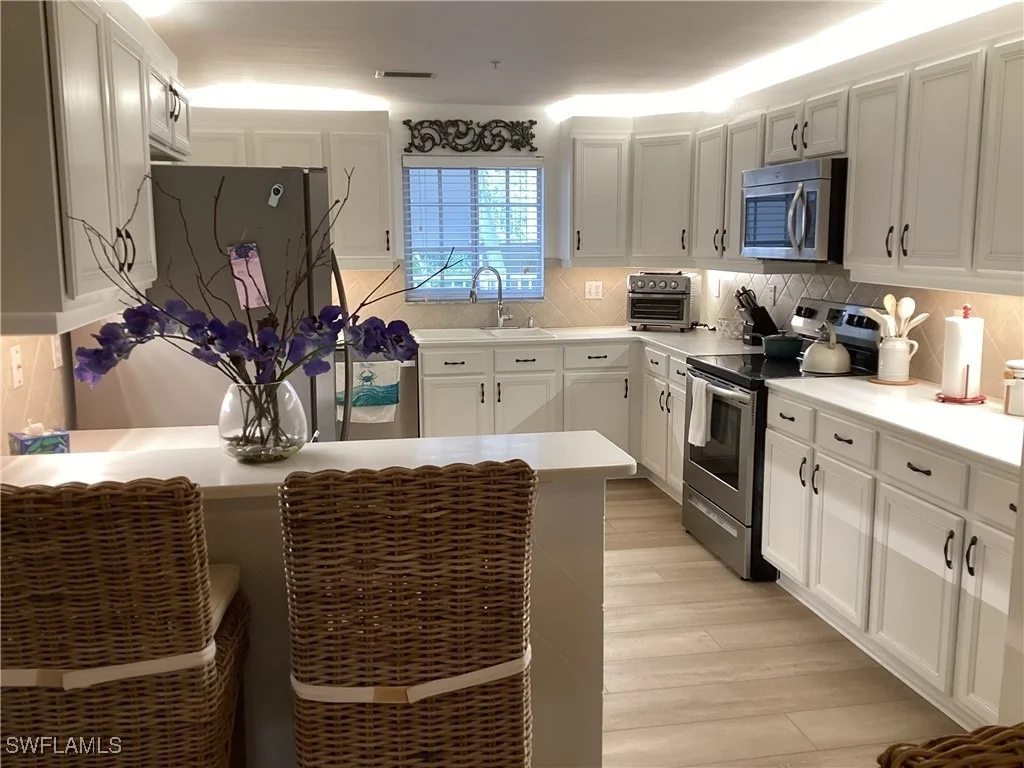 Photo of Unit 202 at 782 Eagle Creek Drive