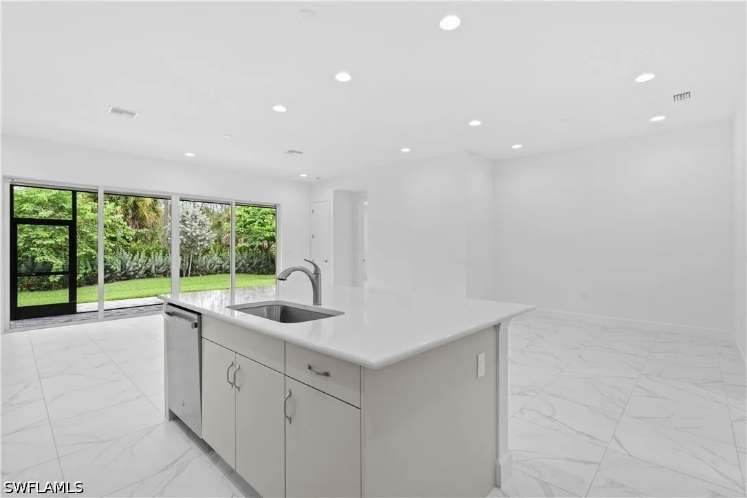 Photo of 2589 Kingfisher Drive