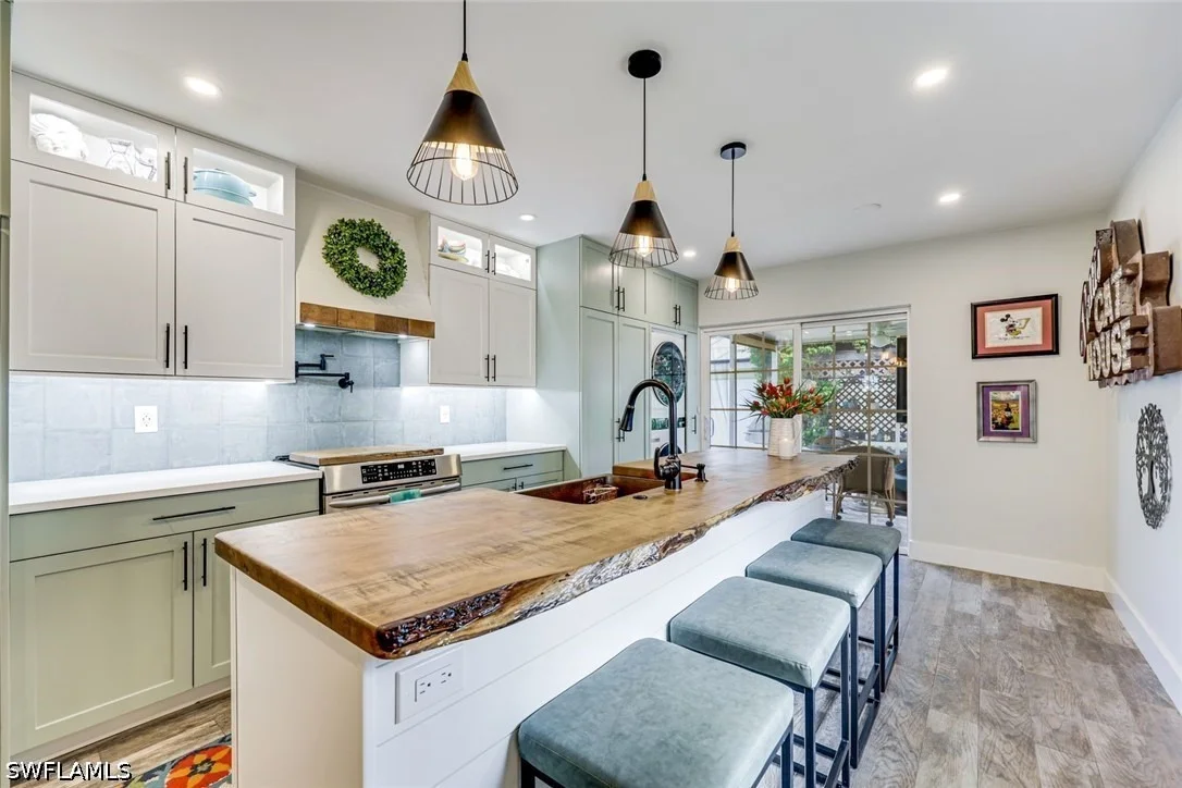 Photo of 2385 Sunset Avenue