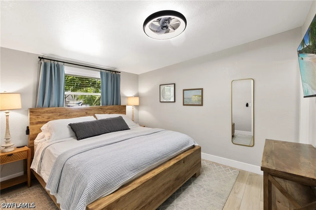 Photo of 2160 Holiday Lane