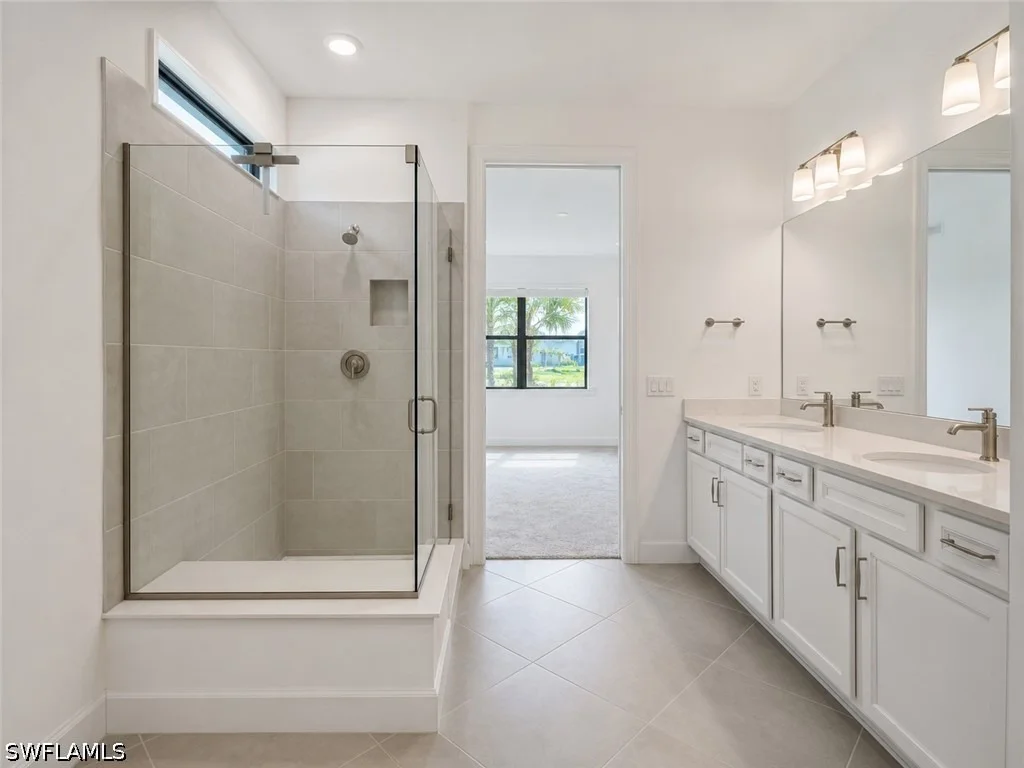 Photo of 3929 E Hampton Circle