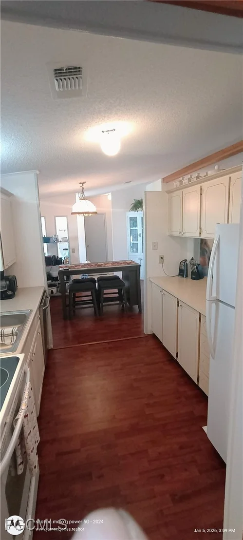 Photo of 133 Belle Isle Circle