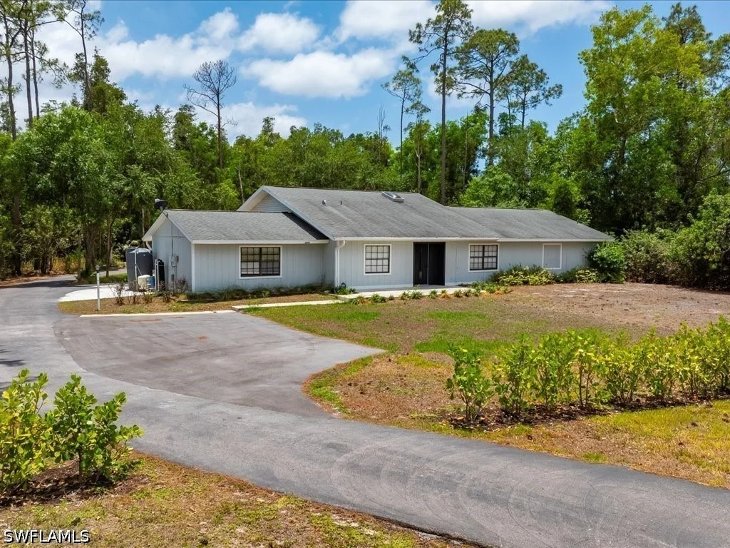 Photo of 6800 Bottlebrush Lane