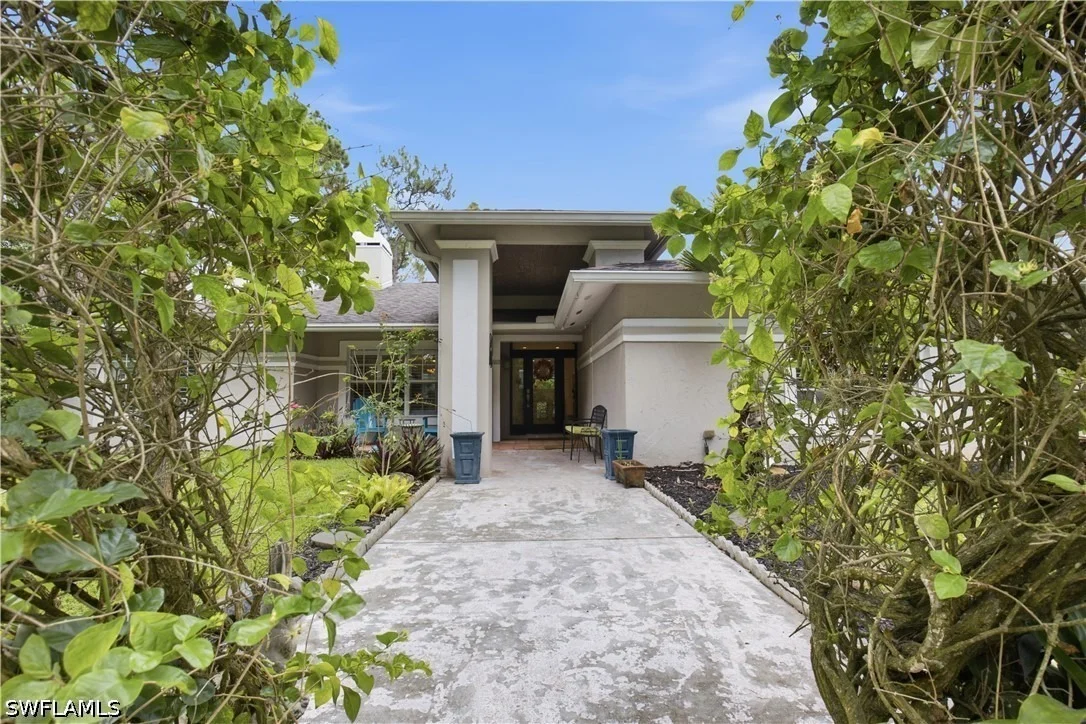 Photo of 150 Logan Boulevard N
