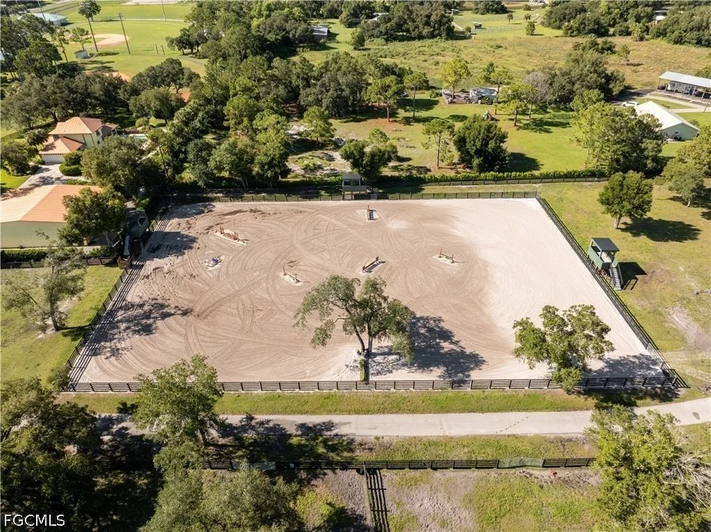 Photo of 21531 N RIVER Road
