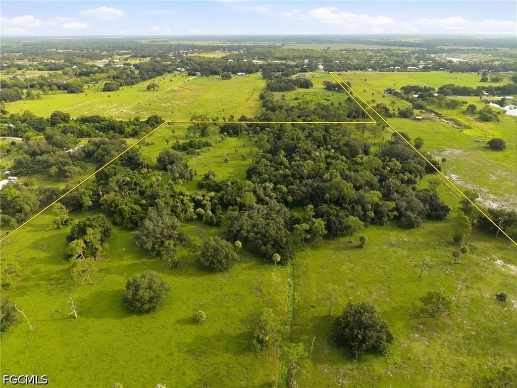 Photo of 3291 Fort Denaud Road