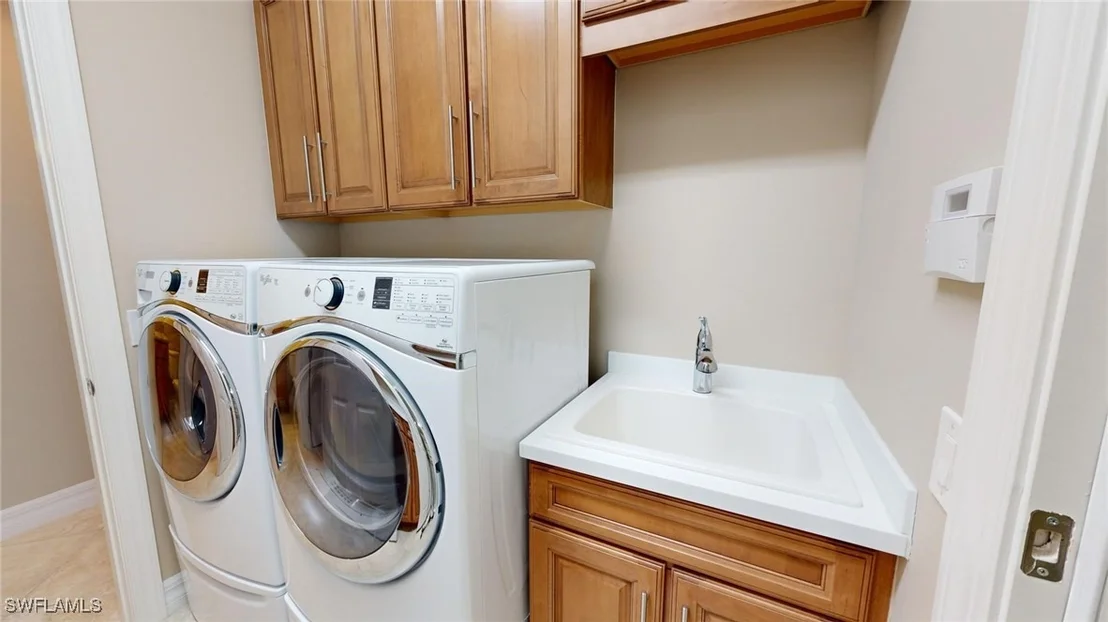Photo of 6252 Victory Drive