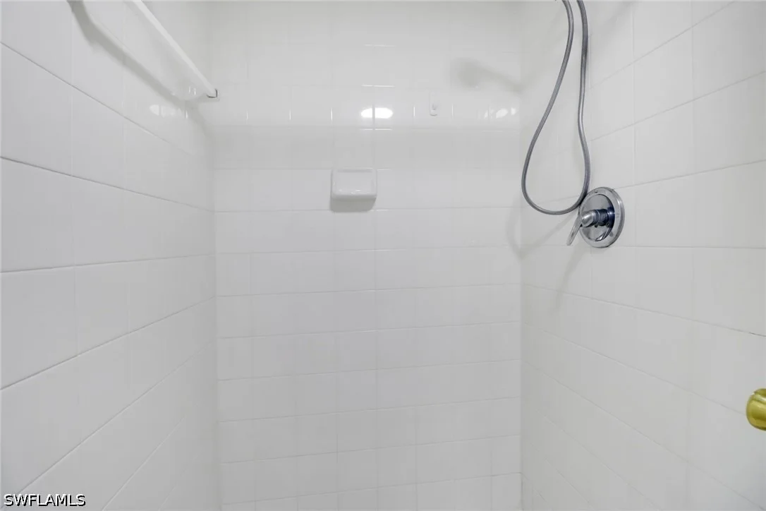 Photo of Unit P4 at 4635 Bayshore Drive