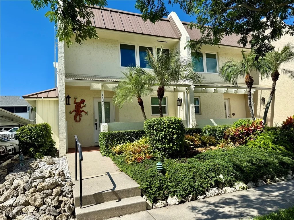 Photo of Unit 534 at 800 River Point Drive