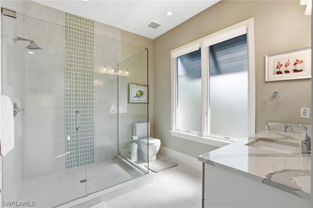 Photo of 725 Harbour Drive