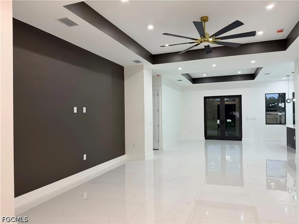 Photo of 808 Maple Avenue N
