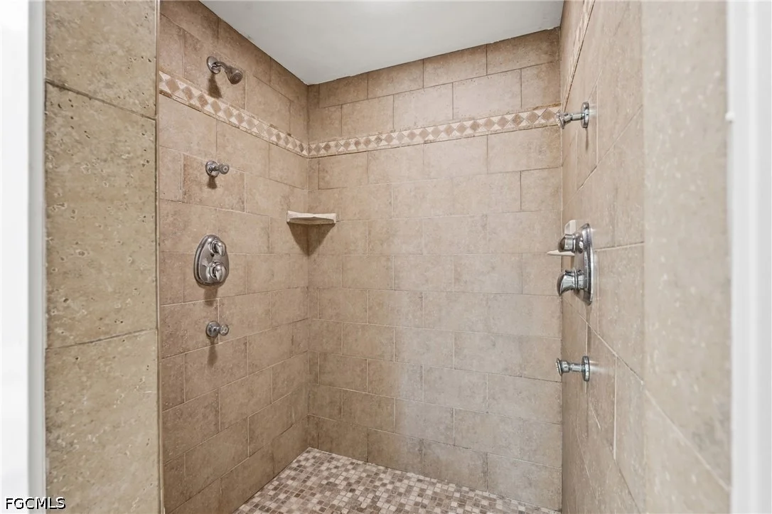 Photo of 418 Avalon Drive