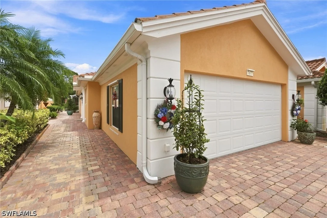 Photo of 7677 Rozzini Lane