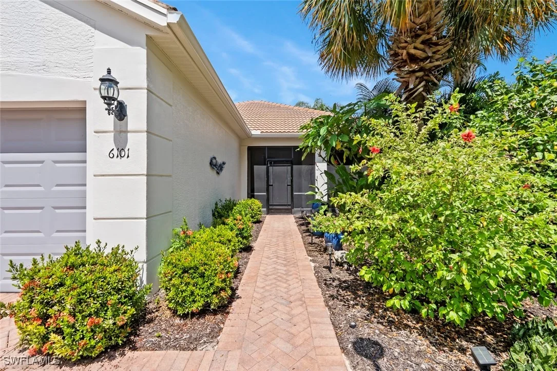 Photo of 6101 Victory Drive