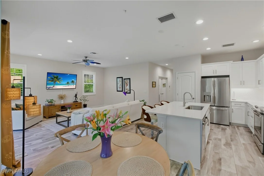 Photo of Unit 1908 at 6947 Avalon Circle