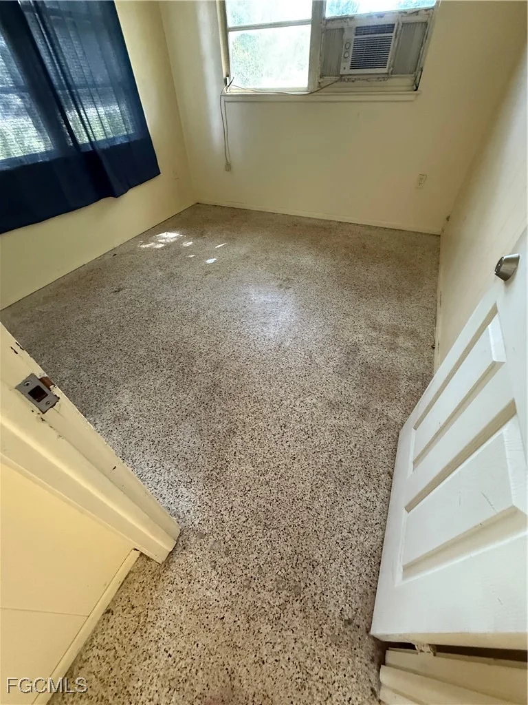 Photo of 5915 Howard Lane