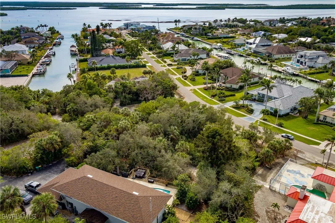 Photo of 889 Scott Drive