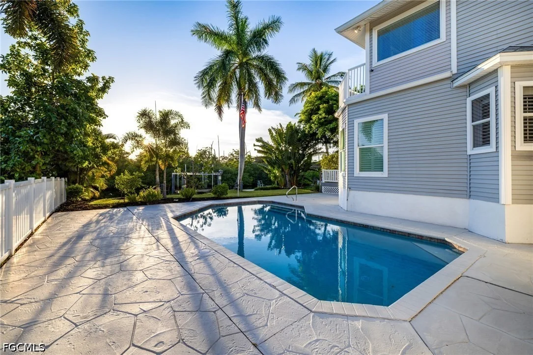 Photo of 1495 Gordon River Lane