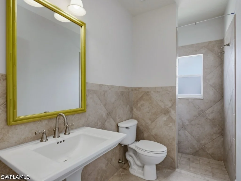 Photo of 100 Lamplighter Drive