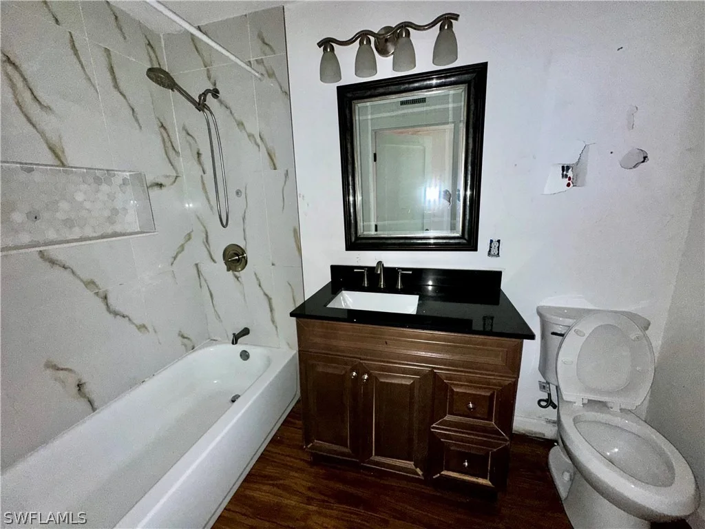 Photo of 2632 Weeks Avenue
