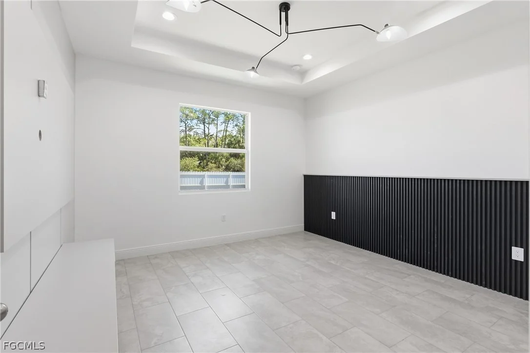 Photo of 1300 E BUCKNELL Lane