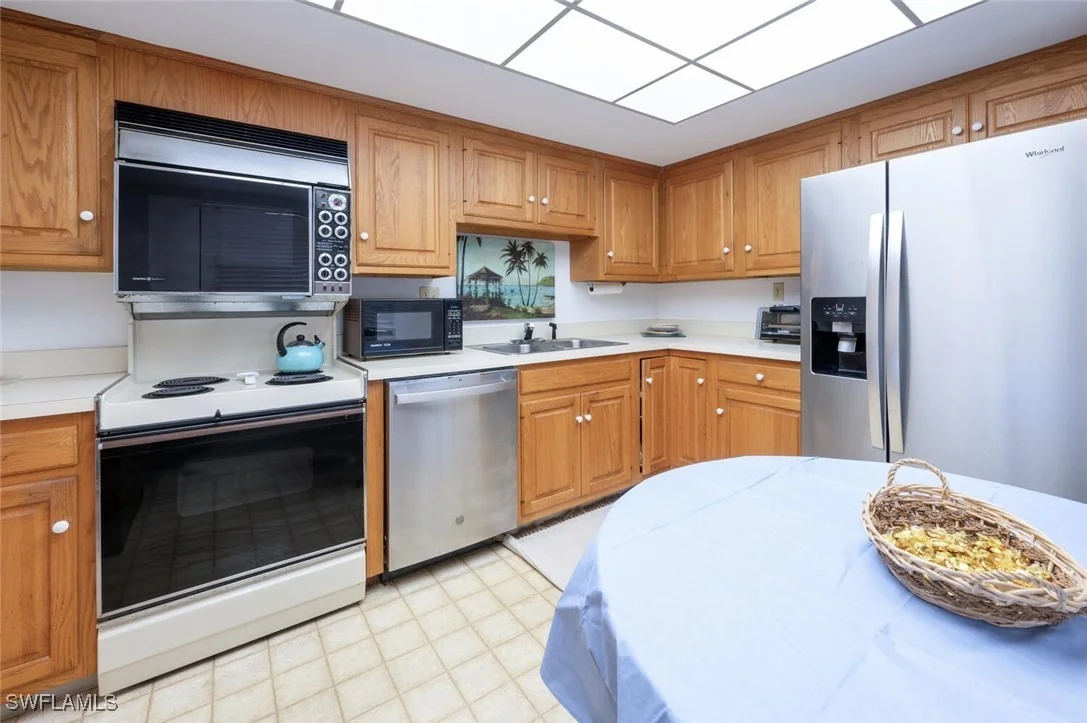 Photo of Unit 311 at 415 Augusta Boulevard
