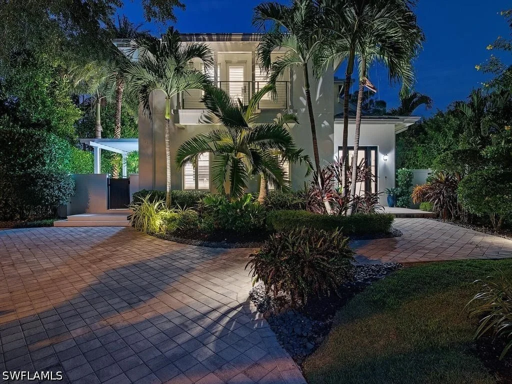 Photo of 501 2nd Avenue N