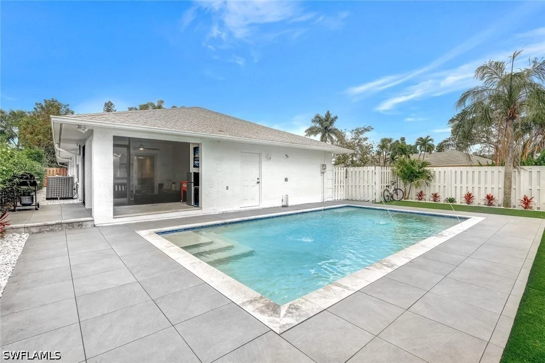 Photo of 596 105th Avenue N