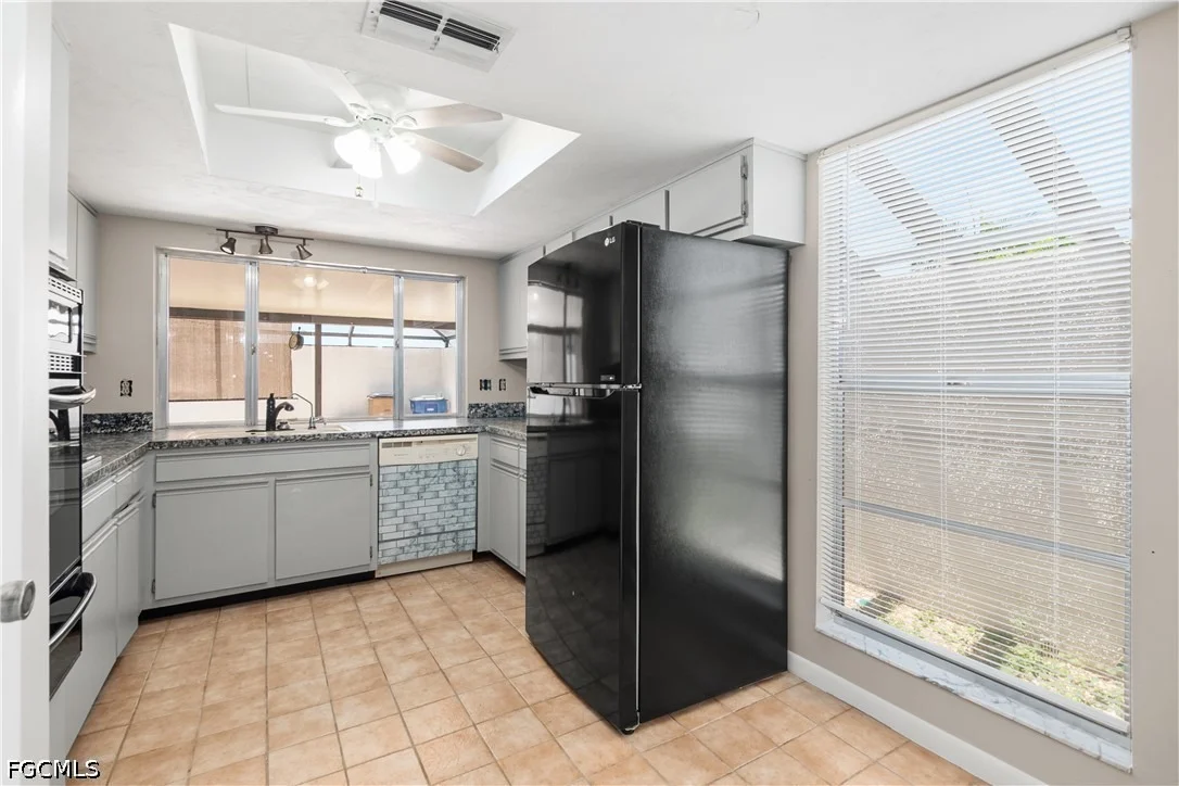 Photo of 9749 Maplecrest Circle