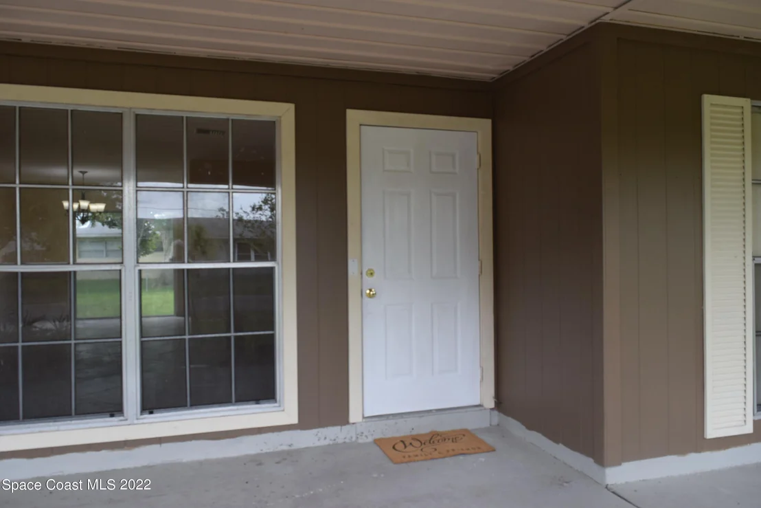 Photo of 771 Cobblestone Lane NE